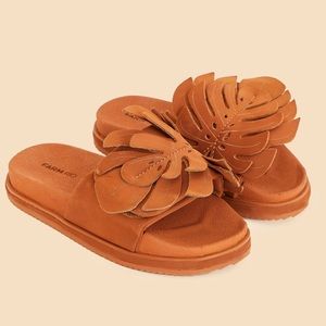 NWT Farm Rio Size 9 Monstera Caramel Sandal